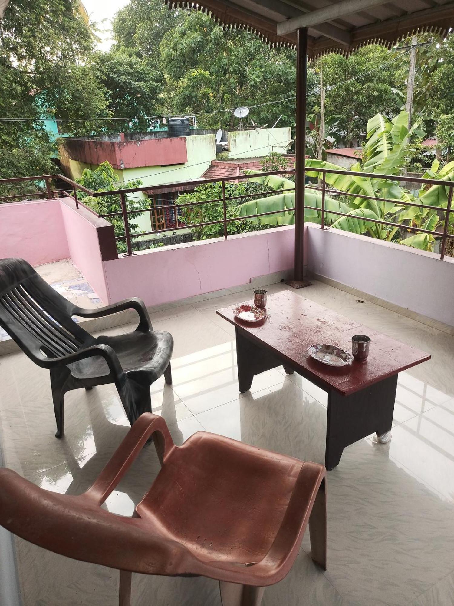 Entire Ac Kitchen Balcony Holiday home