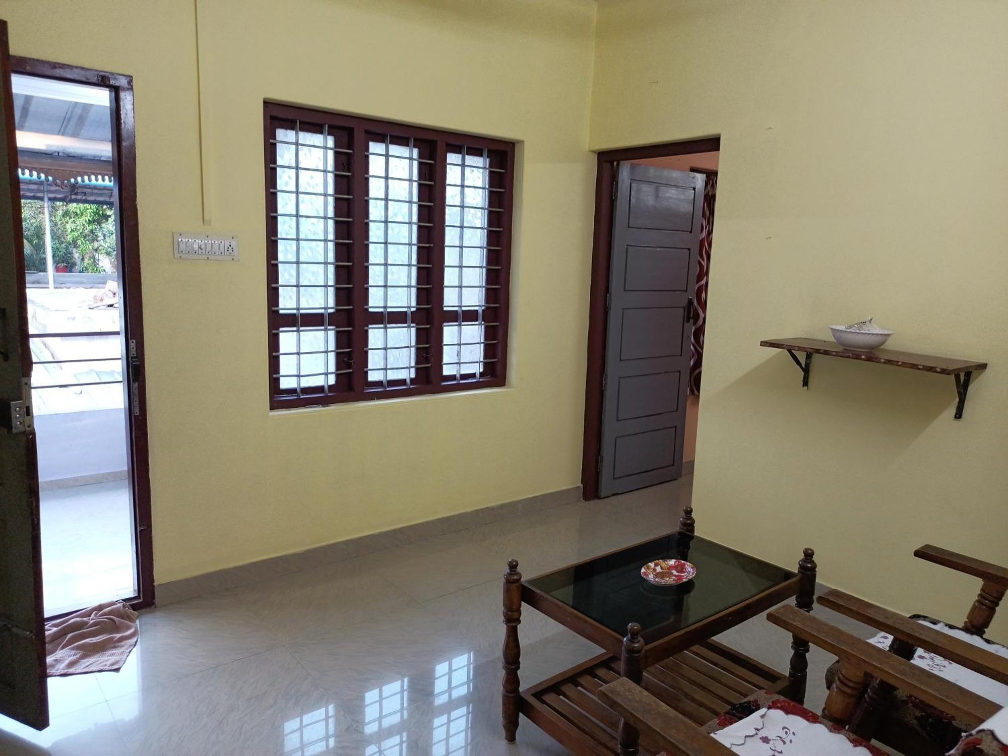 Holiday home Entire Ac Kitchen Balcony *